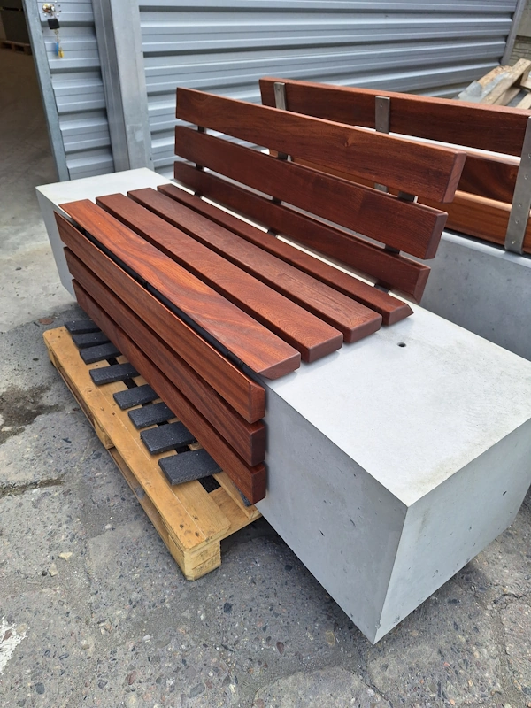 Betonbank mit Rückenlehne 200x50x50 cm